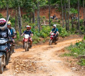 6. den: H'mong > Lung Cu (cca 100km)e