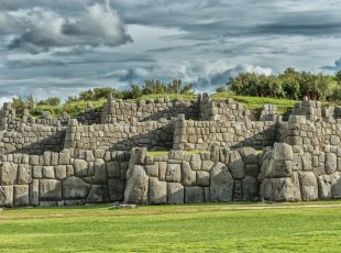 Zdi incké pevnosti Sacsayhuamán