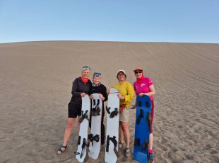 Na dunách u Nazky jsme si vyzkoušeli sandboarding